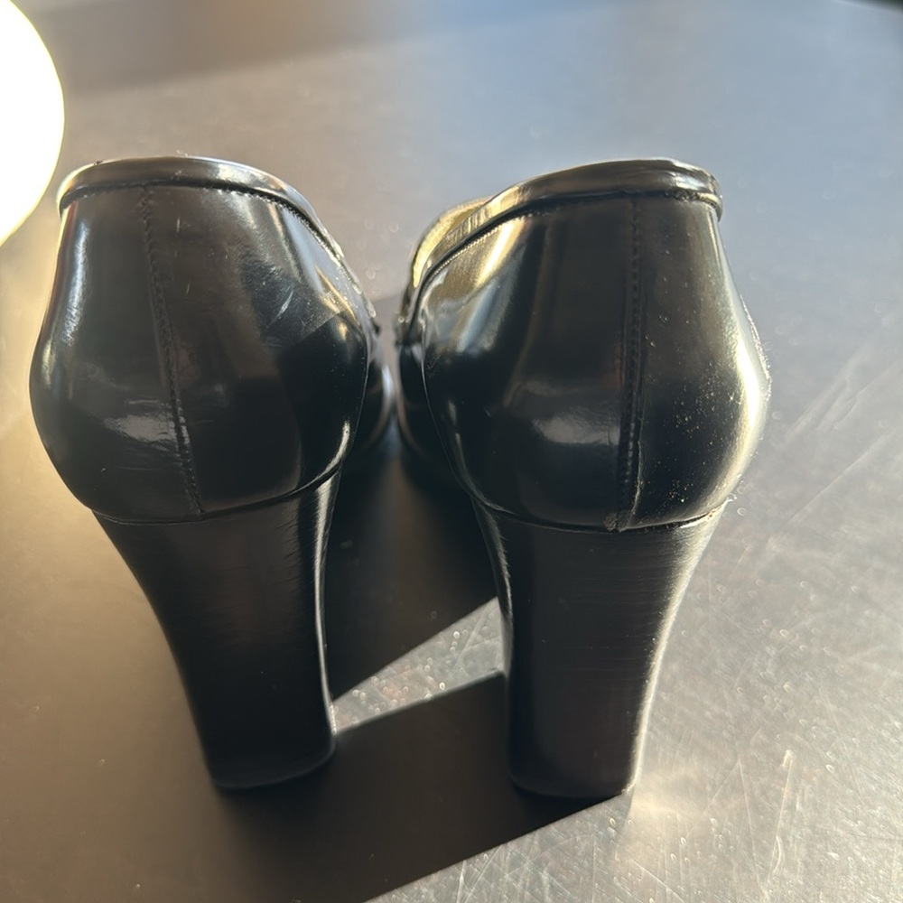 Prada pumps size 38.5, re-soled and new heel pads, excellent condition - Picture 5 of 6